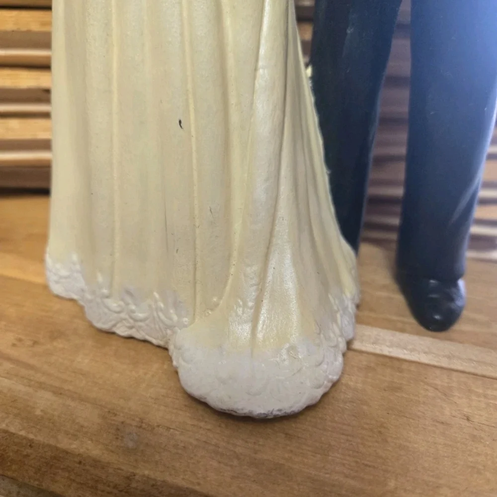 Vintage Marrige Cake Topper Ceramic 1970 Mint Condition